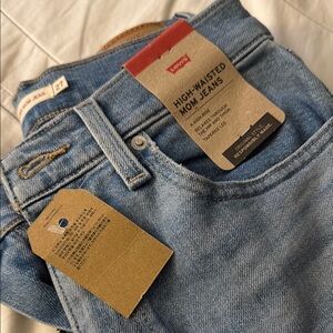 Levi's High-Waisted Jeans